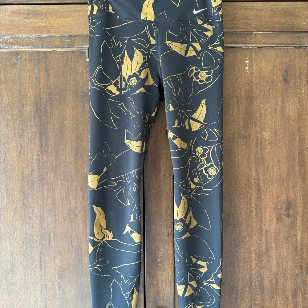 Nike One Flower, leggings Size Small black and gold Dri-Fit